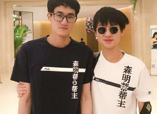 《英雄联盟手游》与保时捷合作开启全新游戏体验